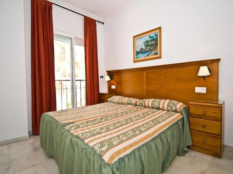 Apartamentos Hc Burriana Playa Nerja Extérieur photo